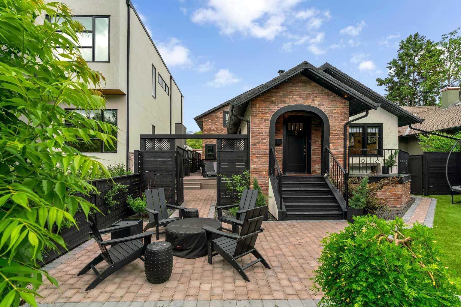 817 Rideau Road SW