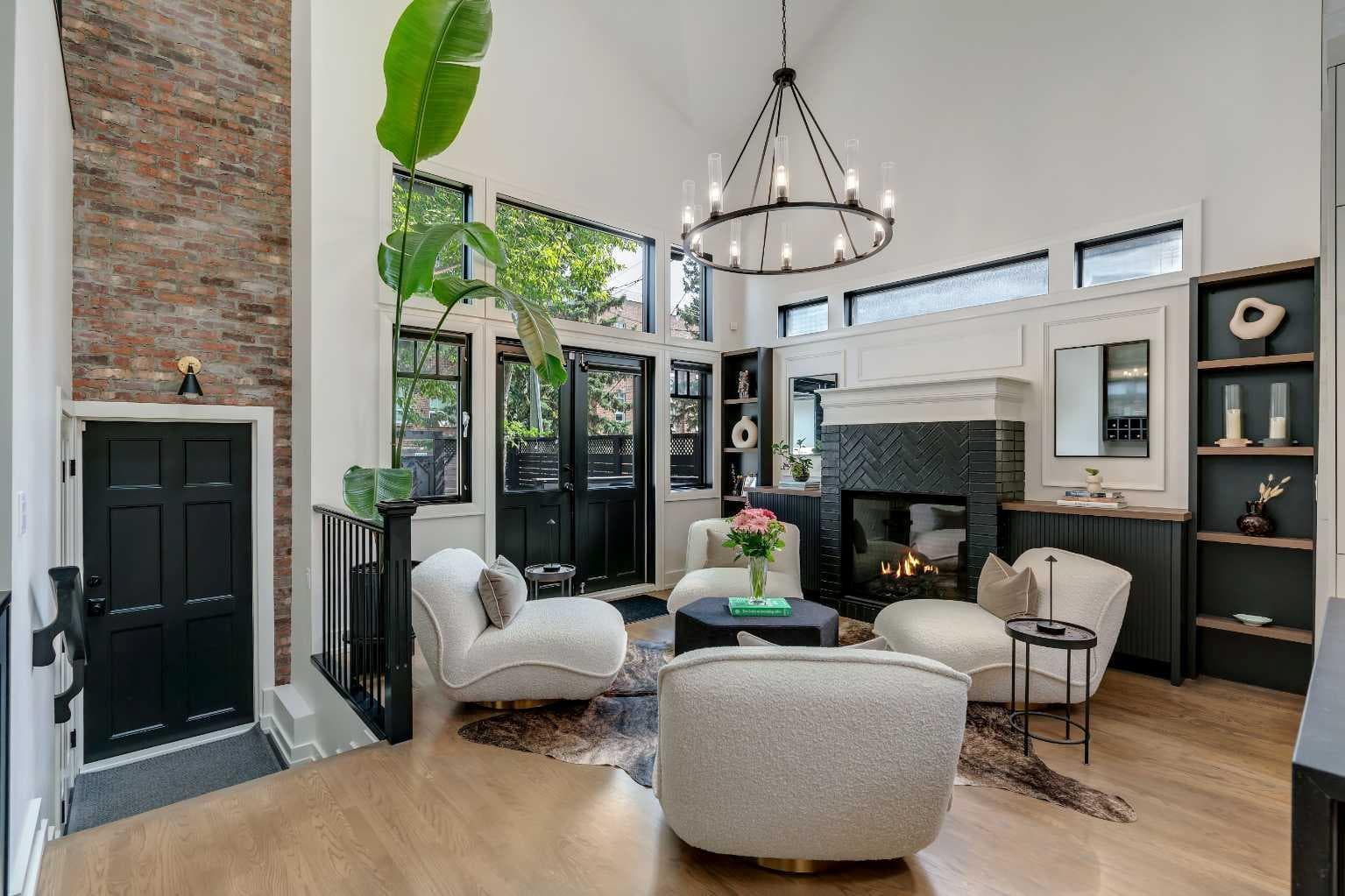 817 Rideau Road SW