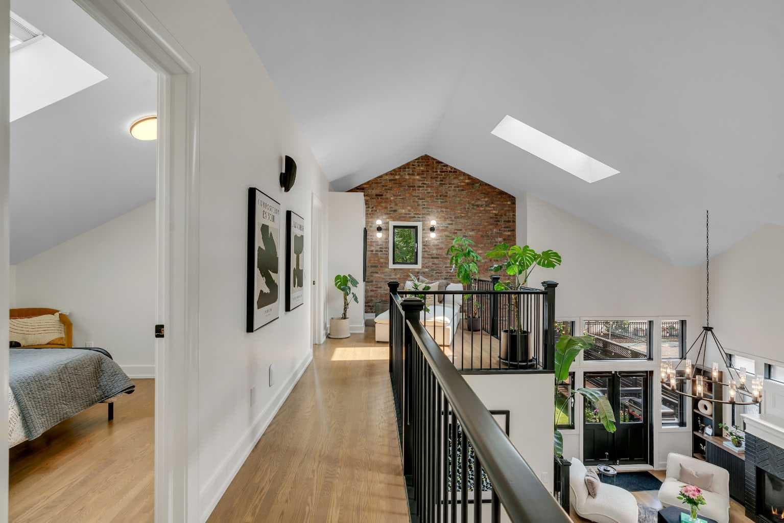 817 Rideau Road SW