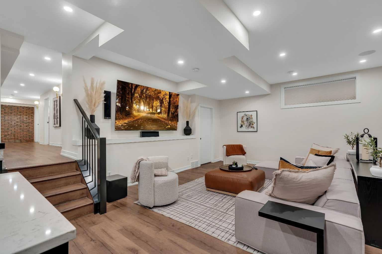 817 Rideau Road SW
