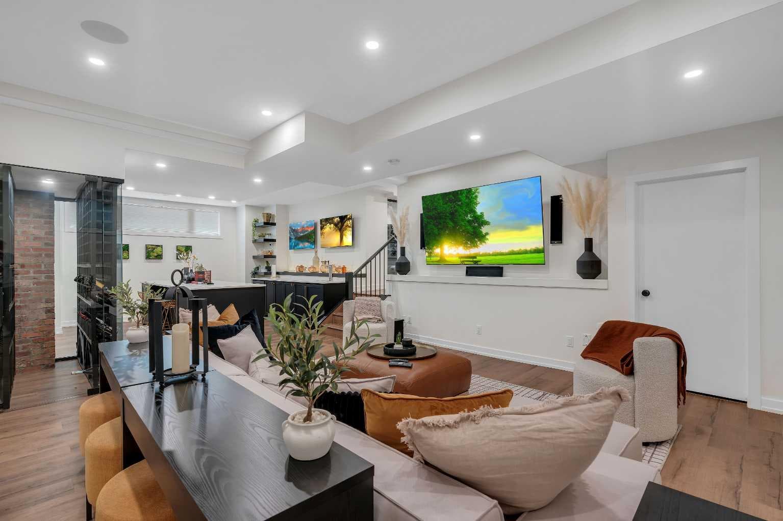 817 Rideau Road SW