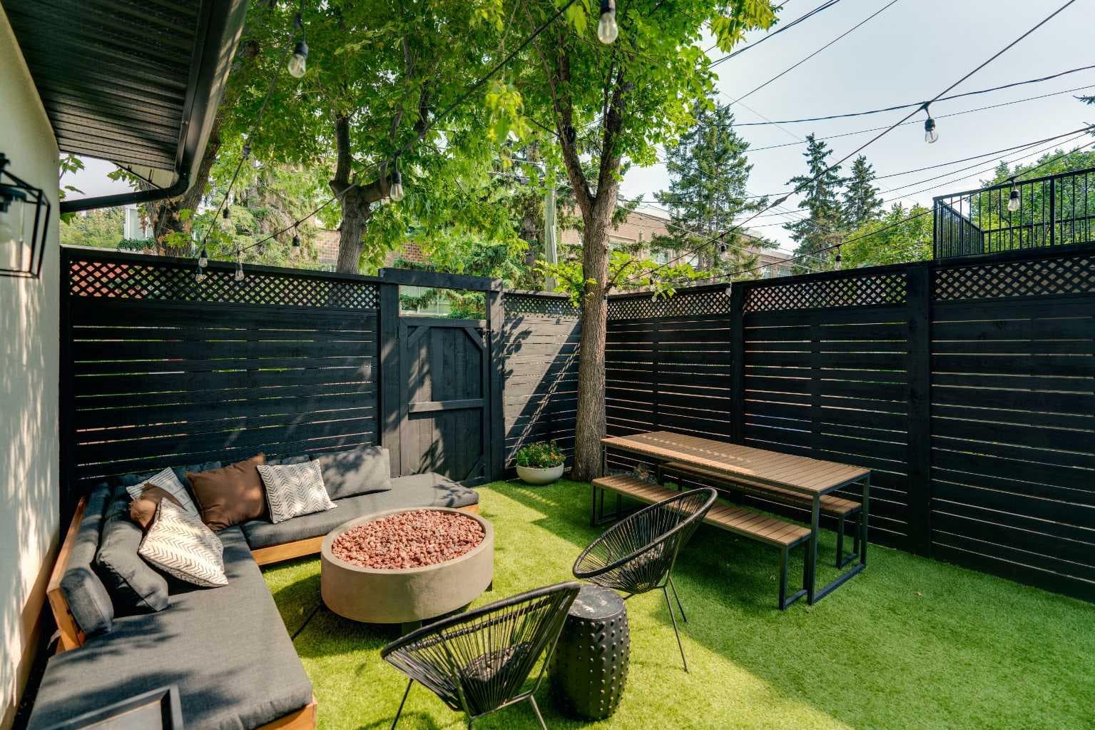 817 Rideau Road SW