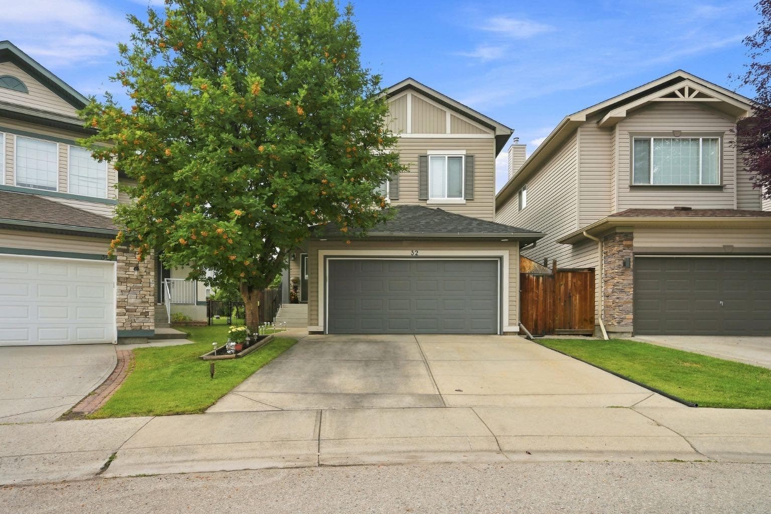 32 Tuscany Ravine Crescent NW