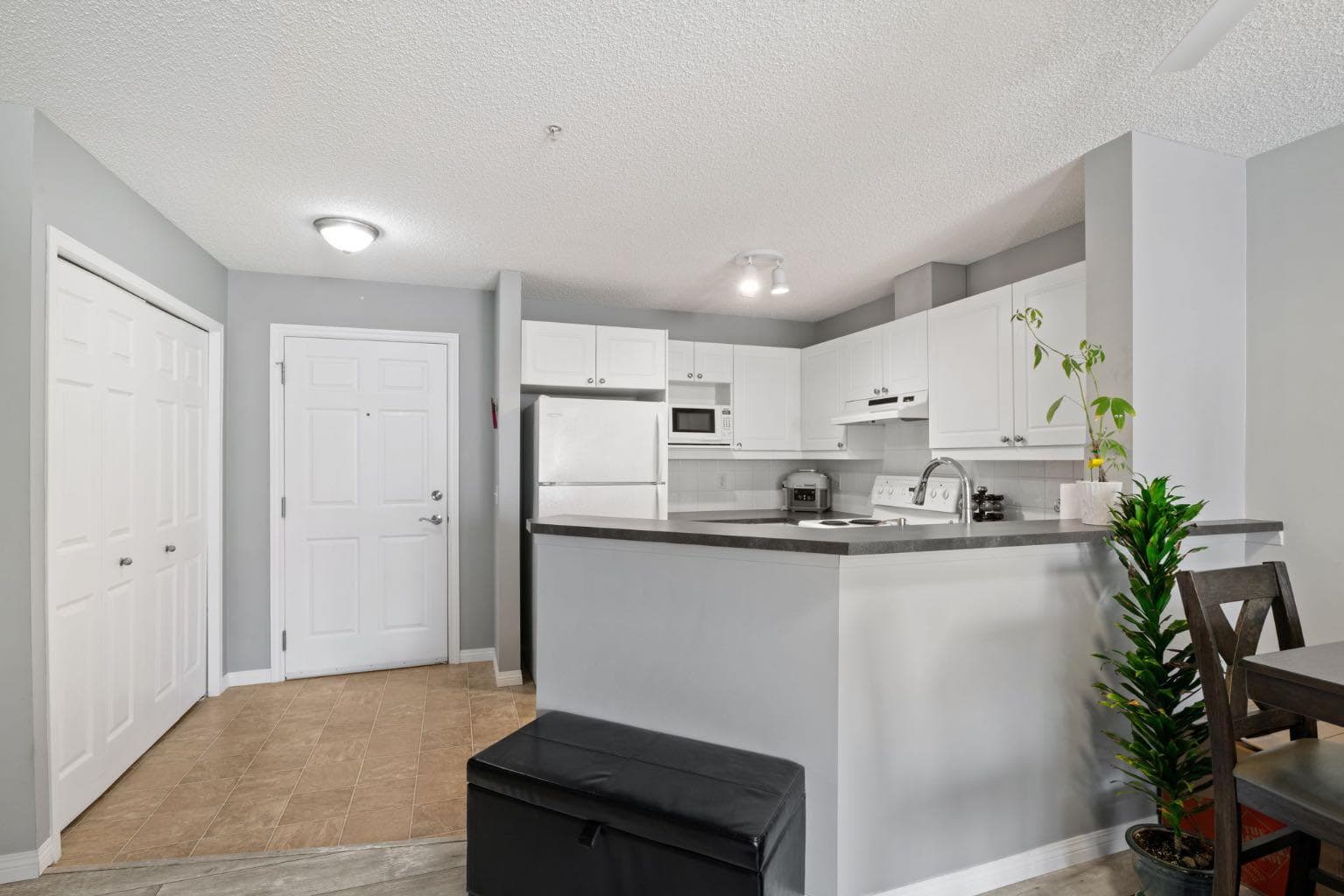 2209, 950 Arbour Lake Road NW