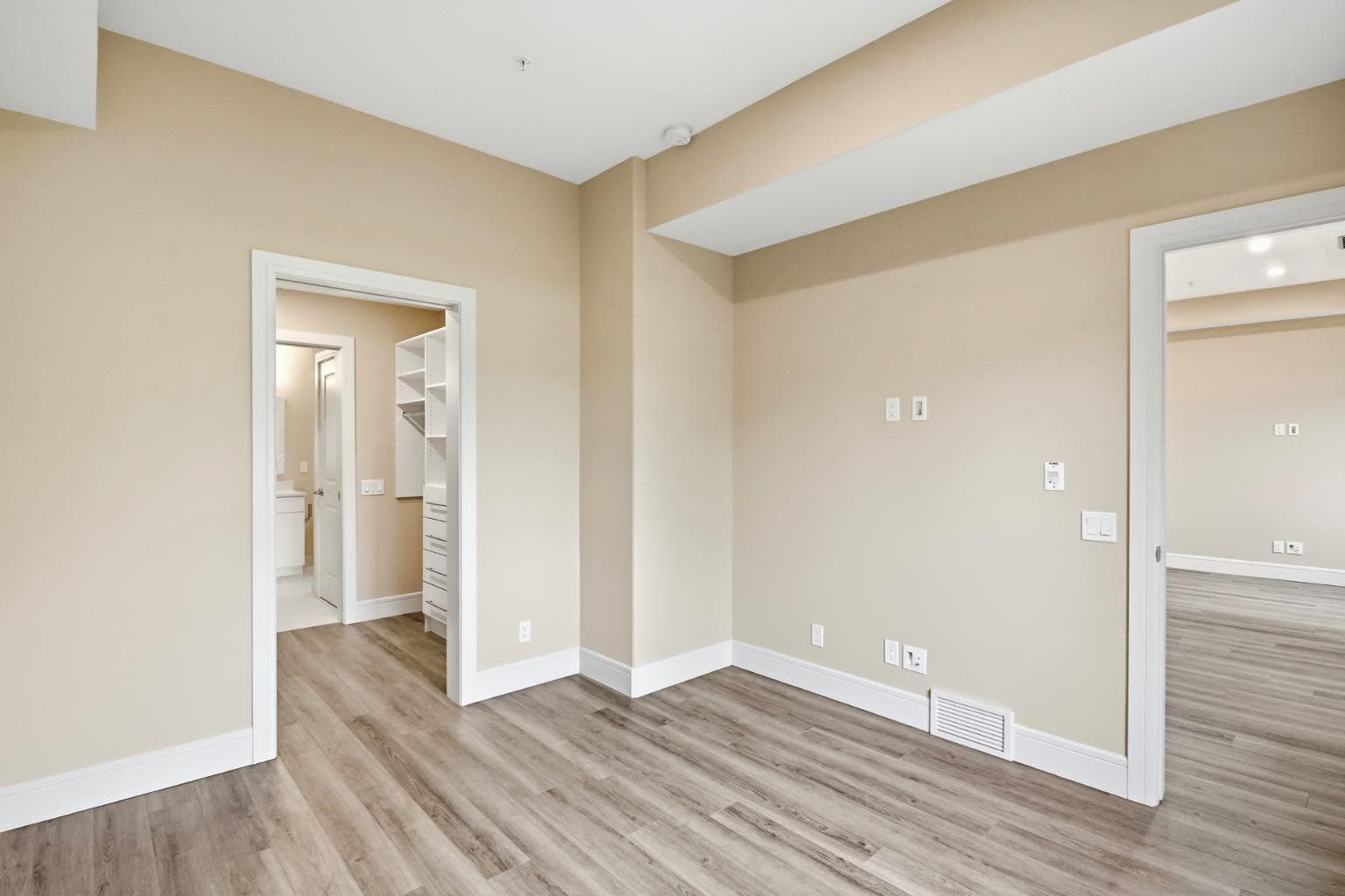 2146, 2330 Fish Creek Boulevard SW