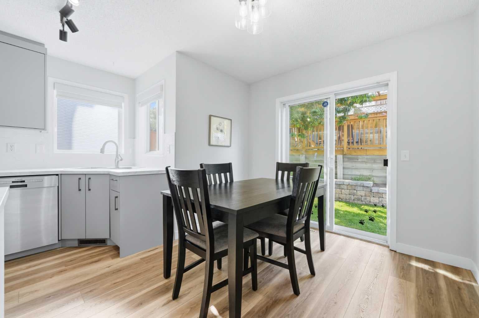 72 Arbour Crest Road NW