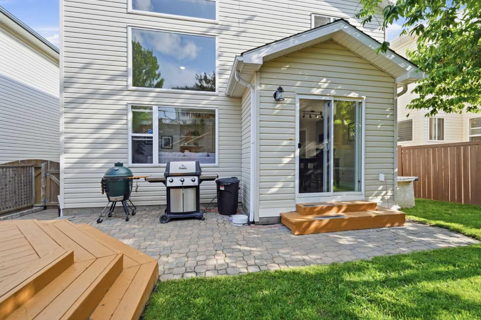72 Arbour Crest Road NW