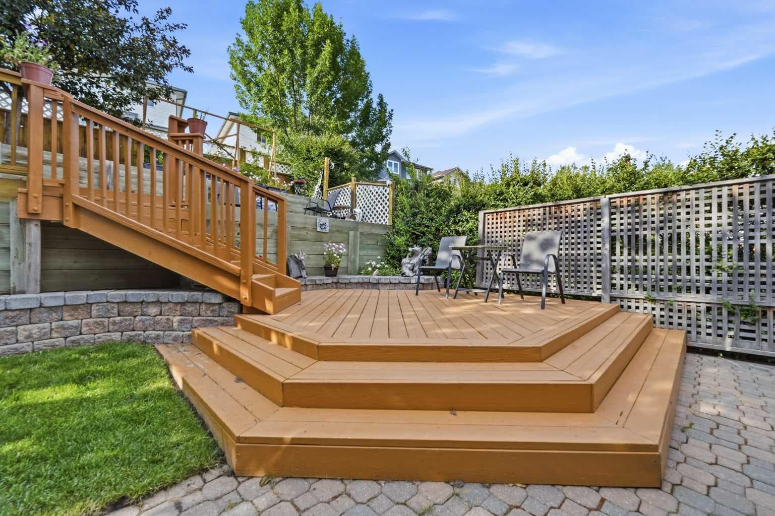 72 Arbour Crest Road NW