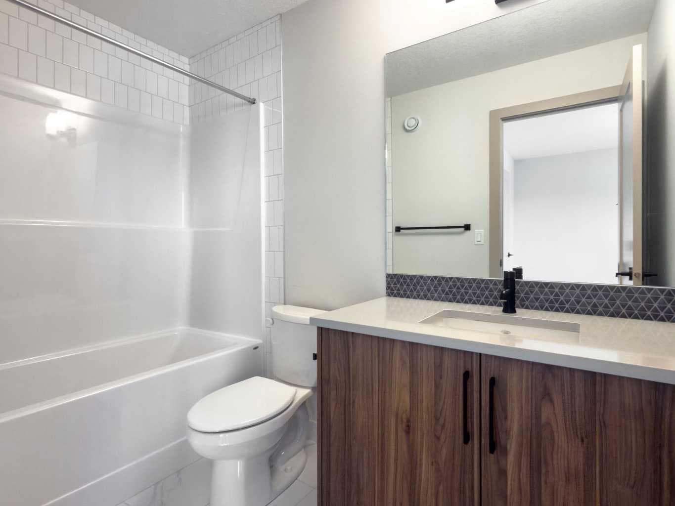 204, 81 Greenbriar Place NW