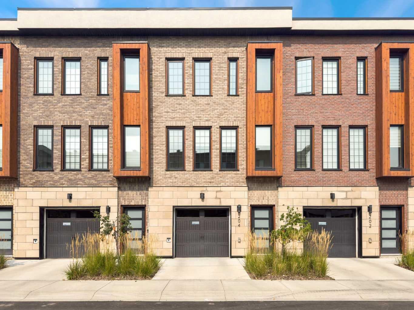 204, 81 Greenbriar Place NW