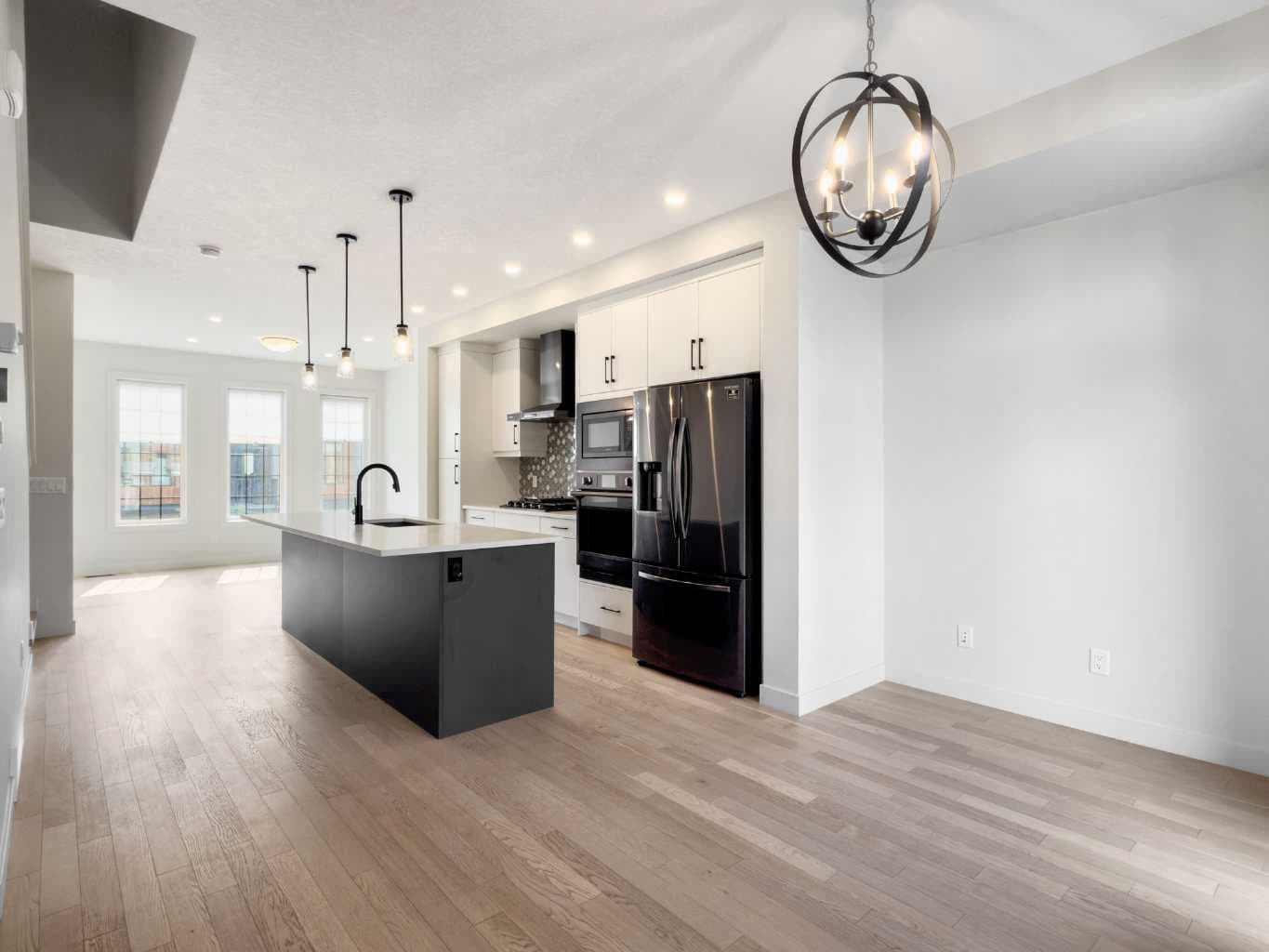 204, 81 Greenbriar Place NW