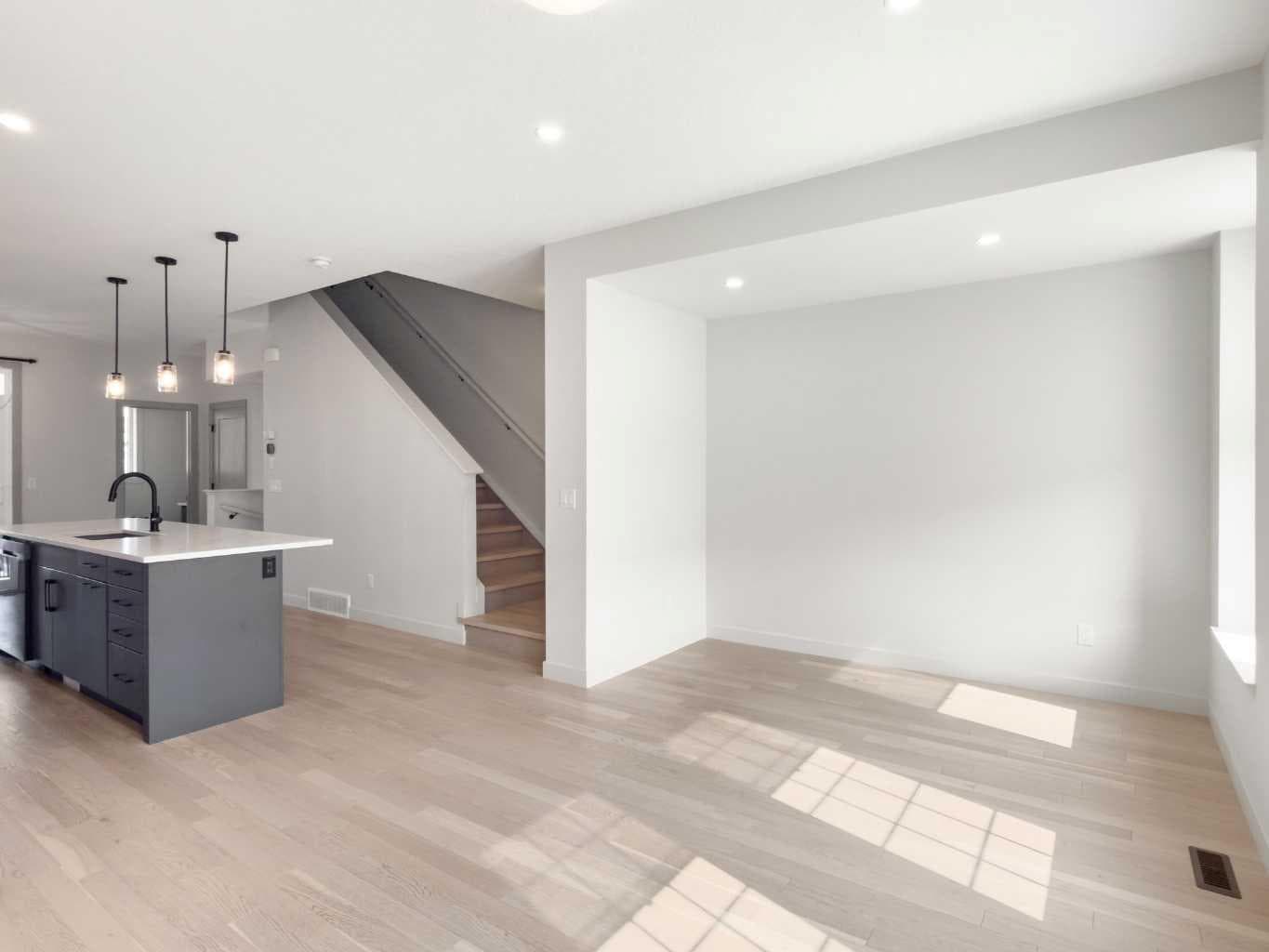 204, 81 Greenbriar Place NW