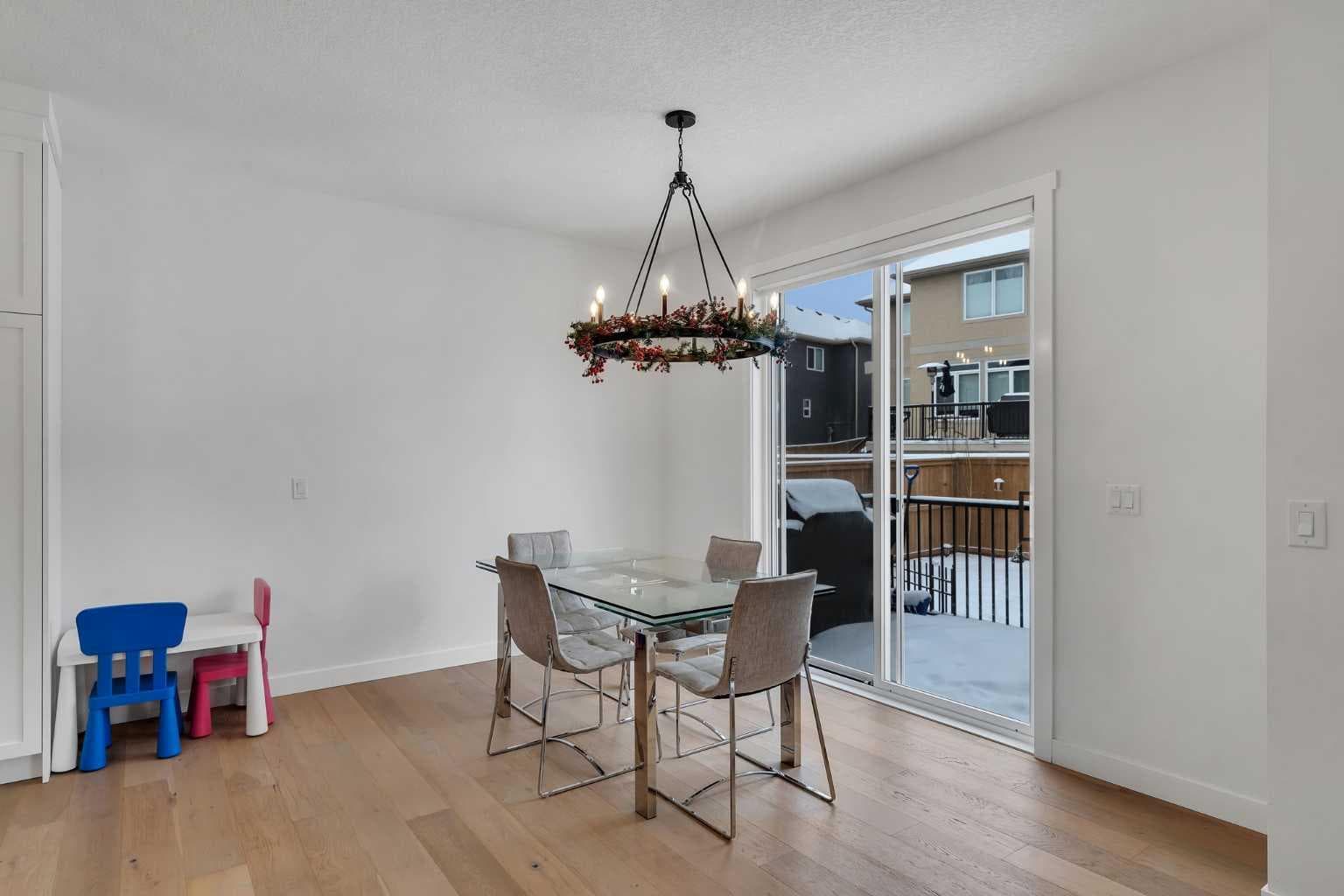 202 Kinniburgh Crescent 