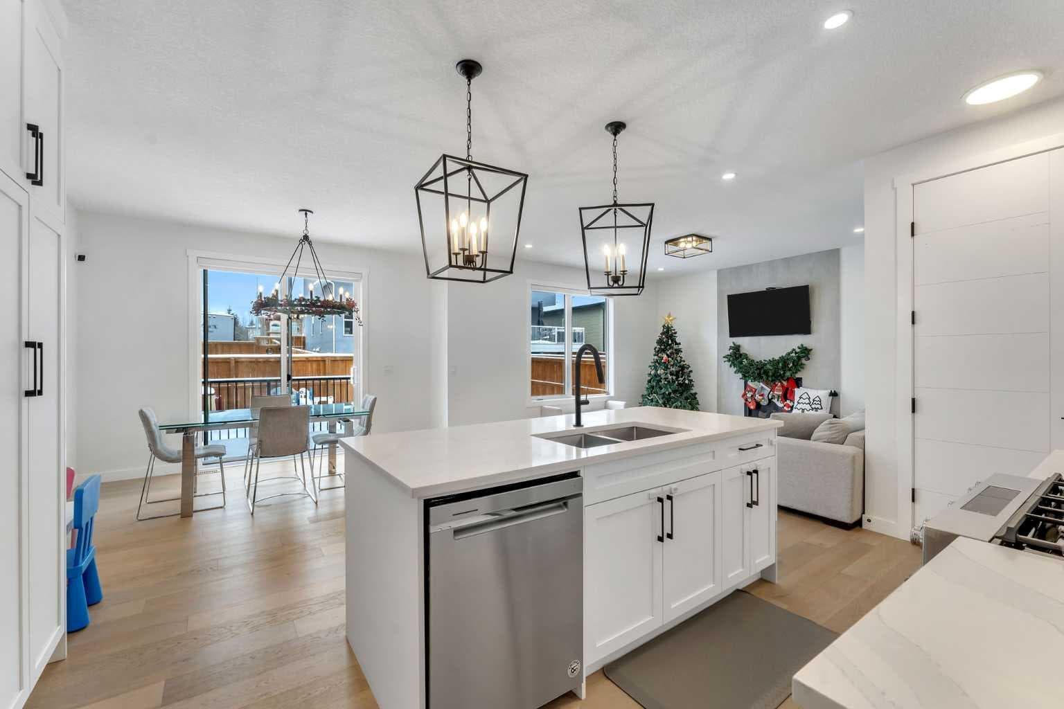 202 Kinniburgh Crescent 