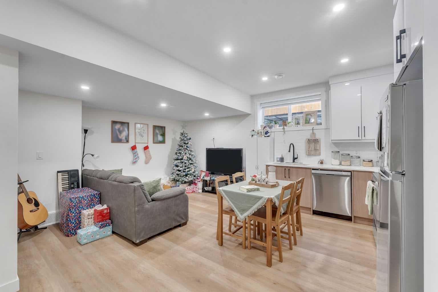202 Kinniburgh Crescent 