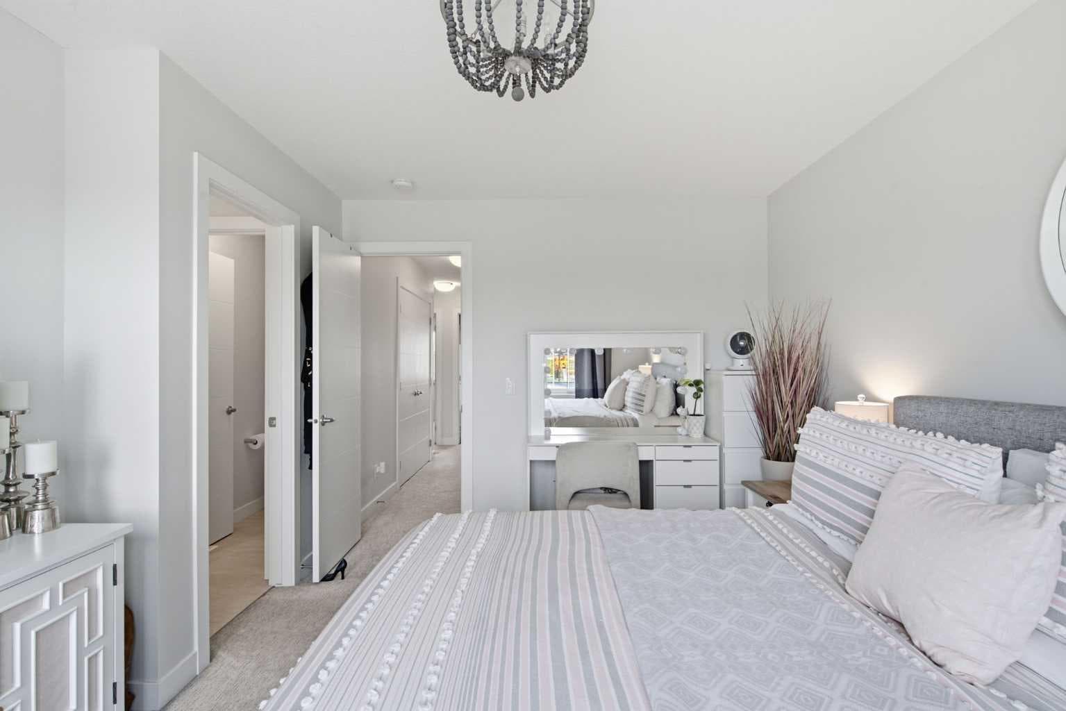 1062 Harmony Parade 