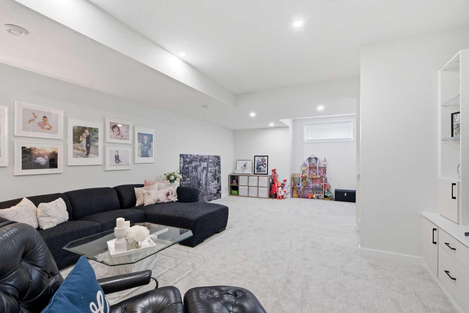 1062 Harmony Parade 