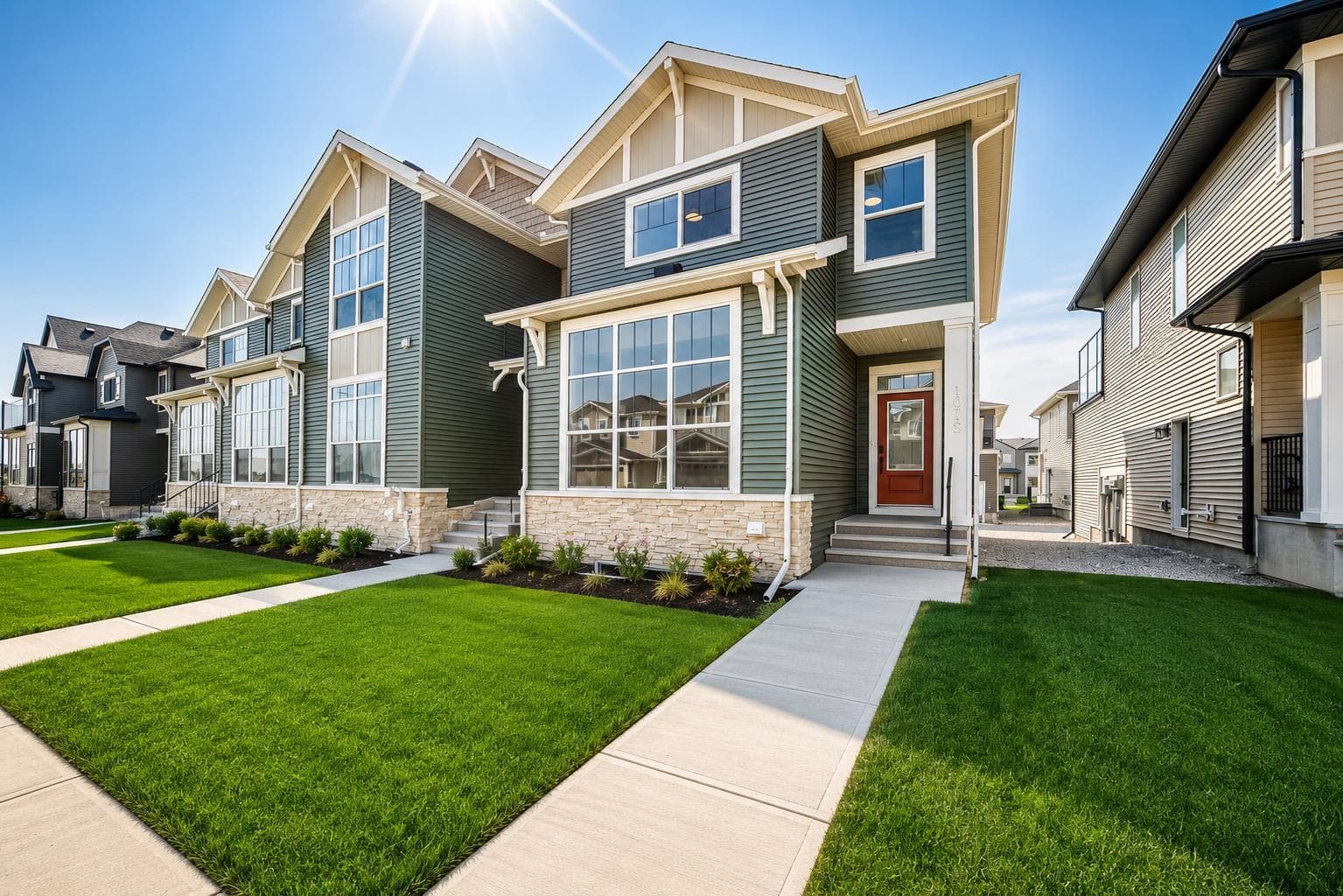 1075 Bayview Crescent SW