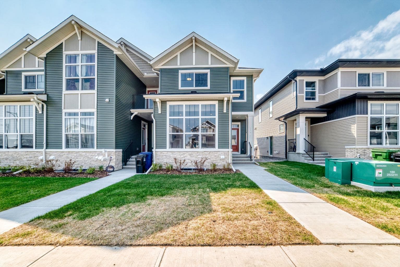 1075 Bayview Crescent SW
