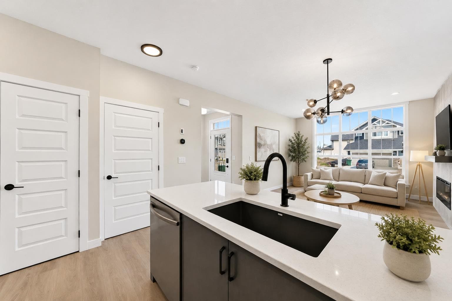 1075 Bayview Crescent SW