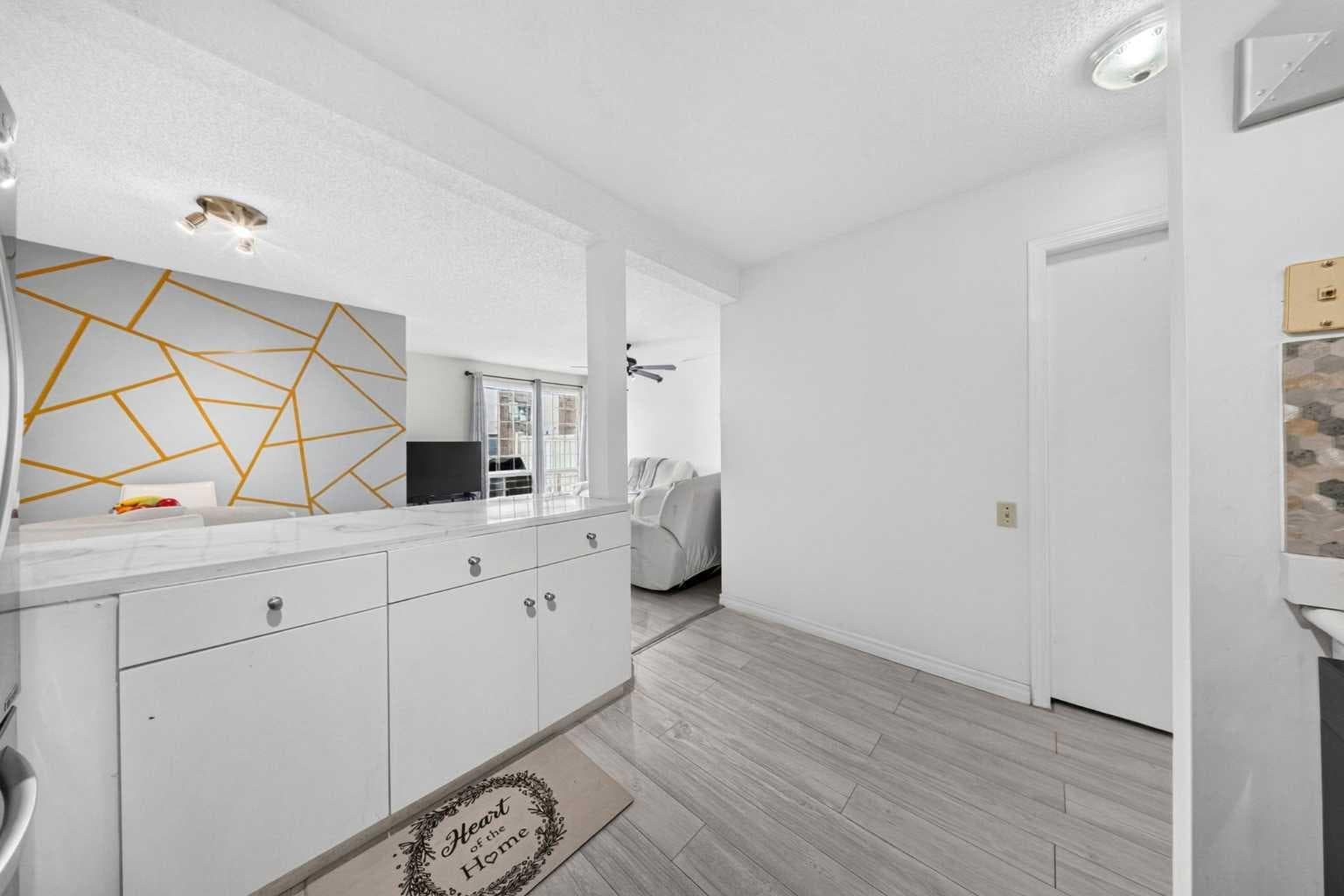711, 200 Brookpark Drive SW