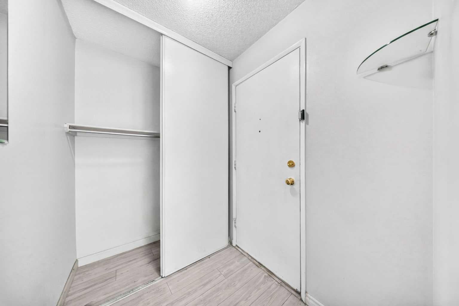 711, 200 Brookpark Drive SW