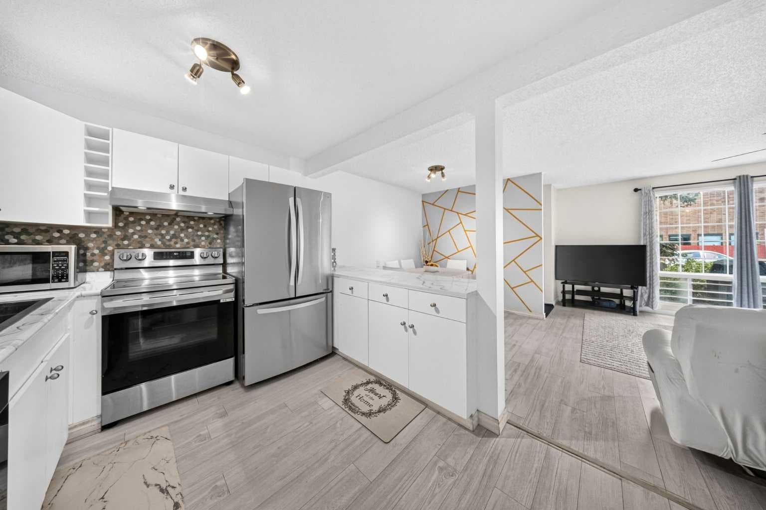 711, 200 Brookpark Drive SW