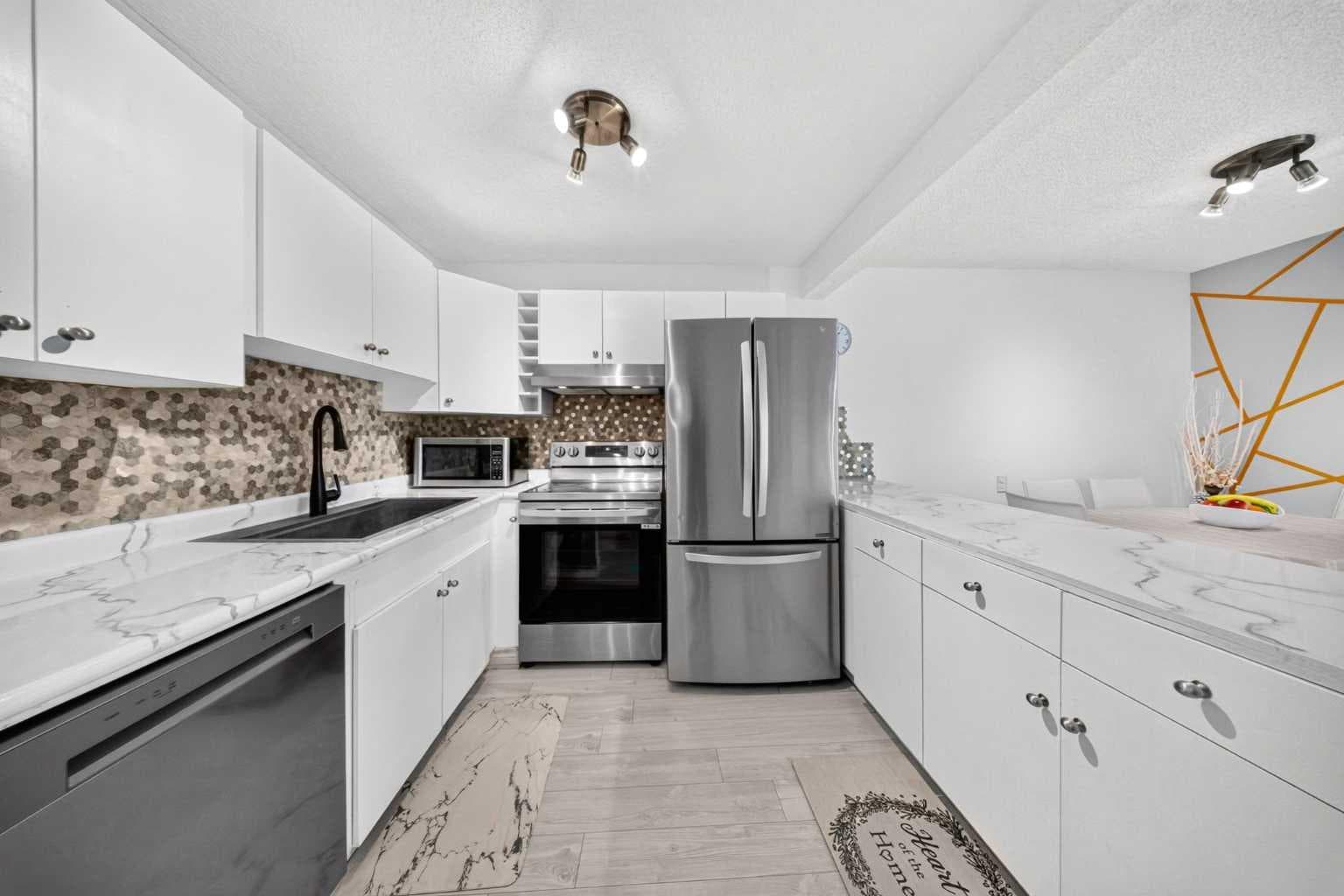 711, 200 Brookpark Drive SW