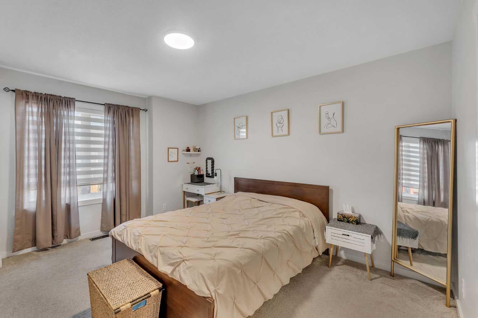 124, 31 Red Embers Parade NE
