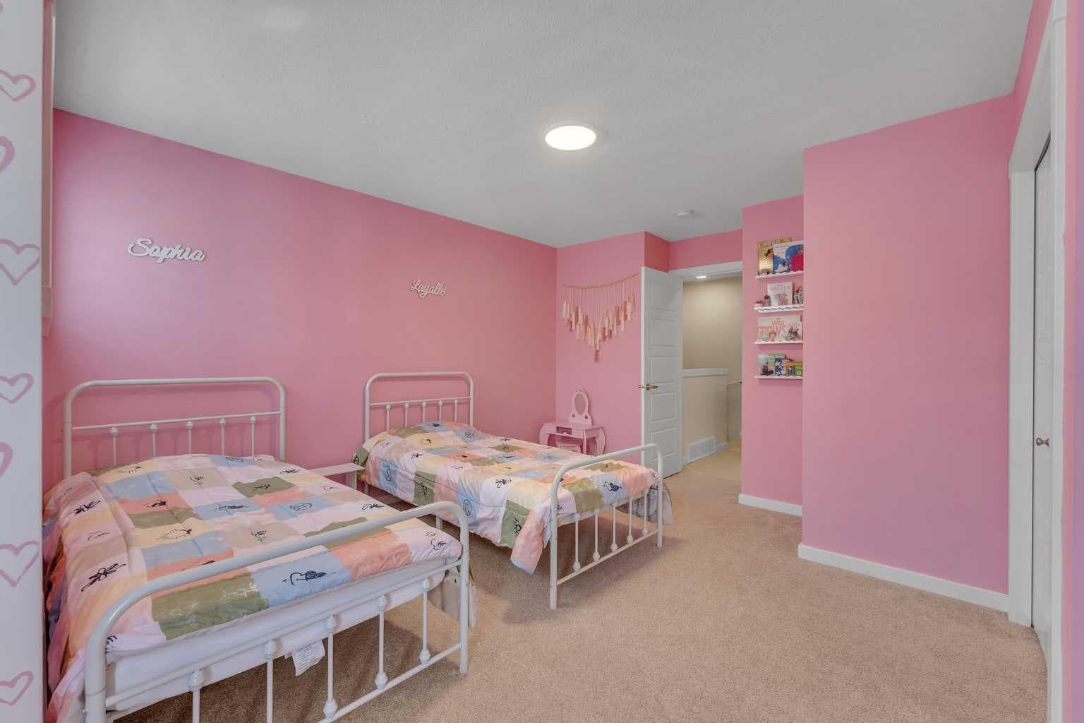 124, 31 Red Embers Parade NE