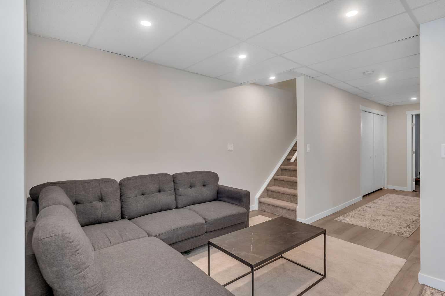 124, 31 Red Embers Parade NE