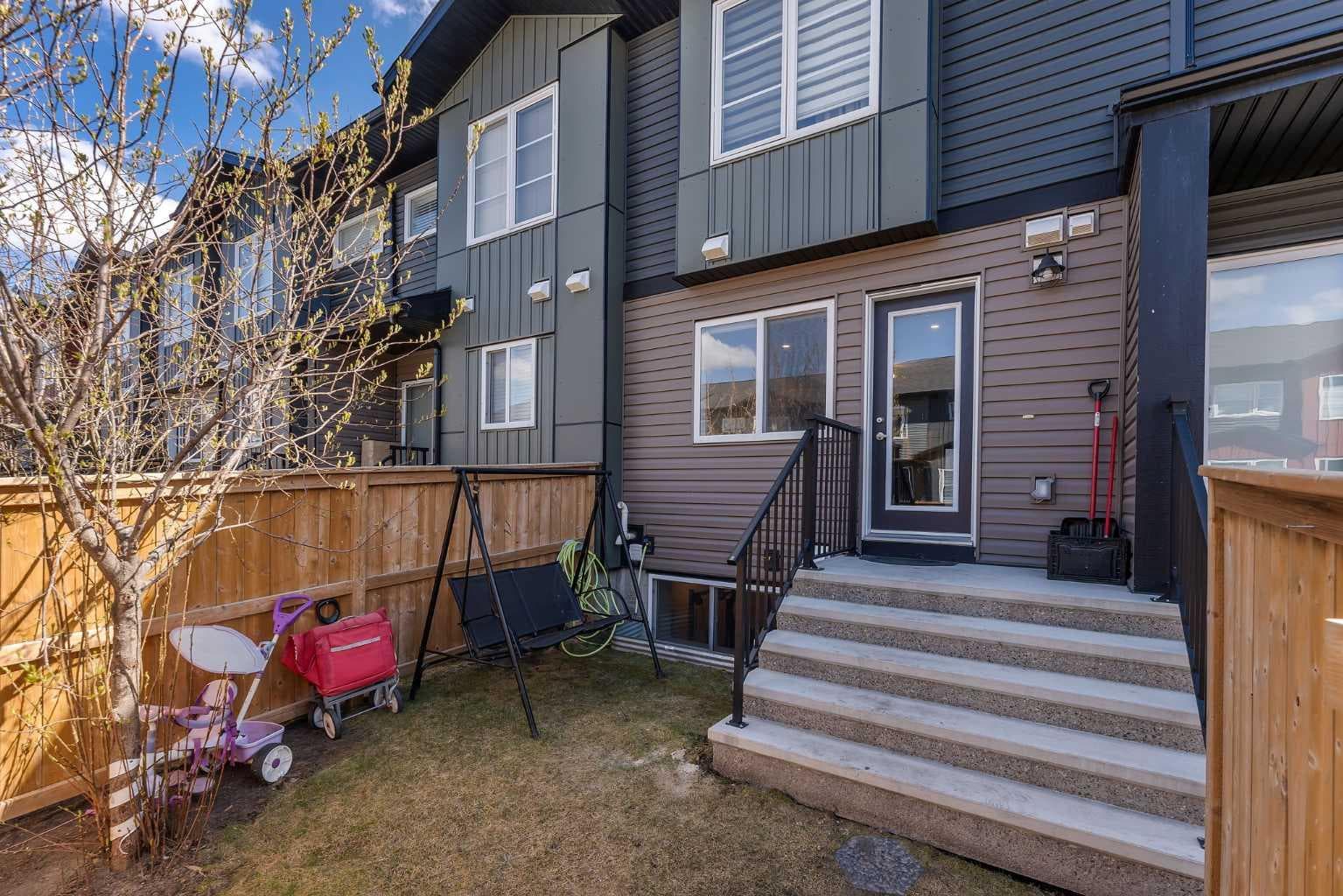 124, 31 Red Embers Parade NE