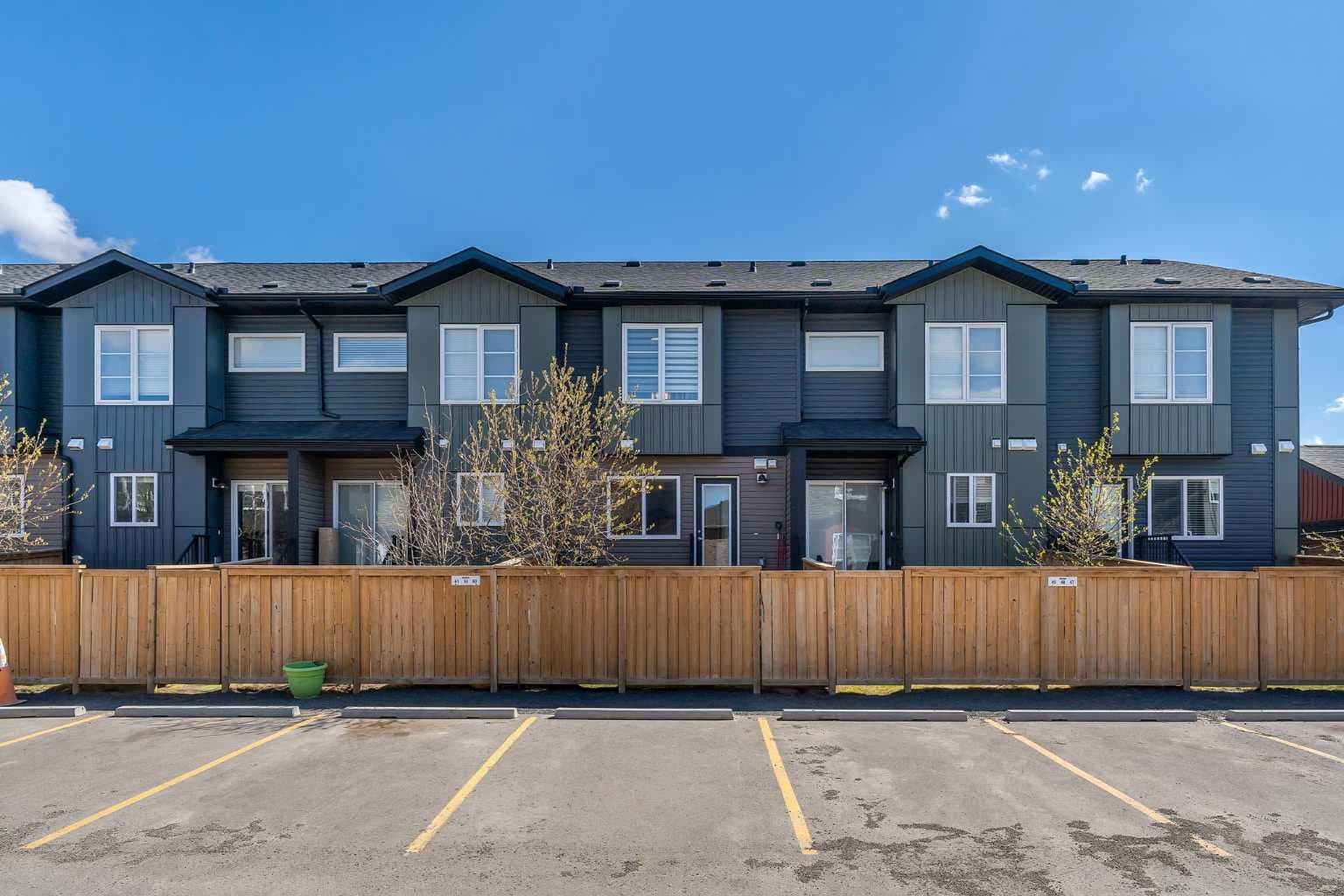 124, 31 Red Embers Parade NE