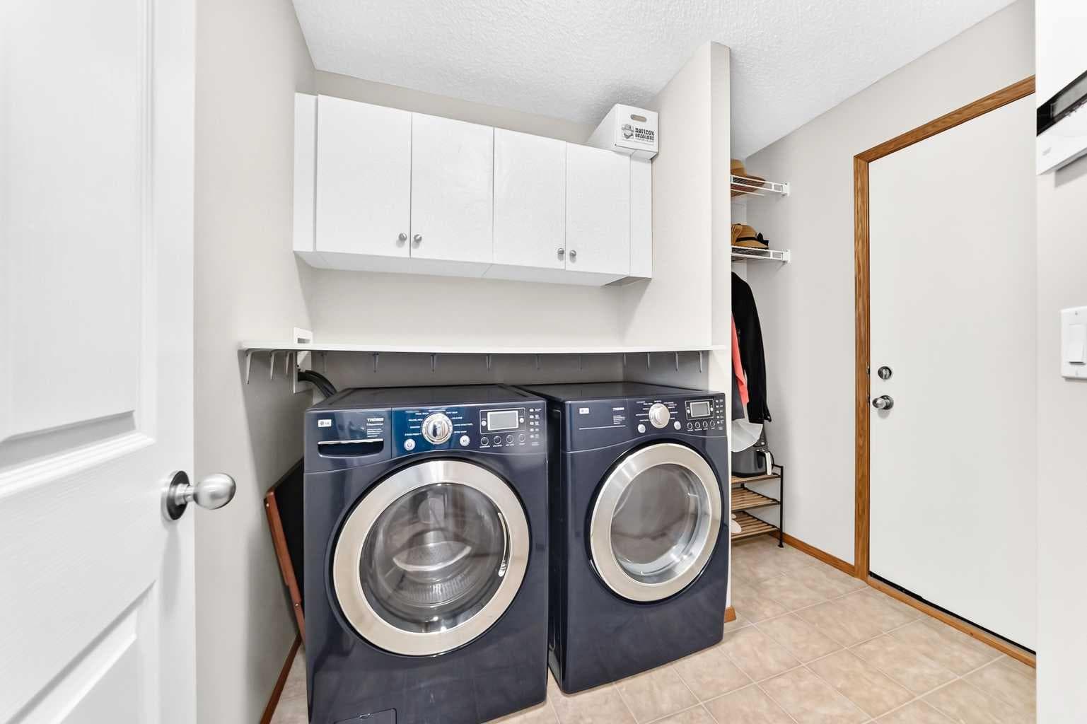 144 Cougarstone Common SW
