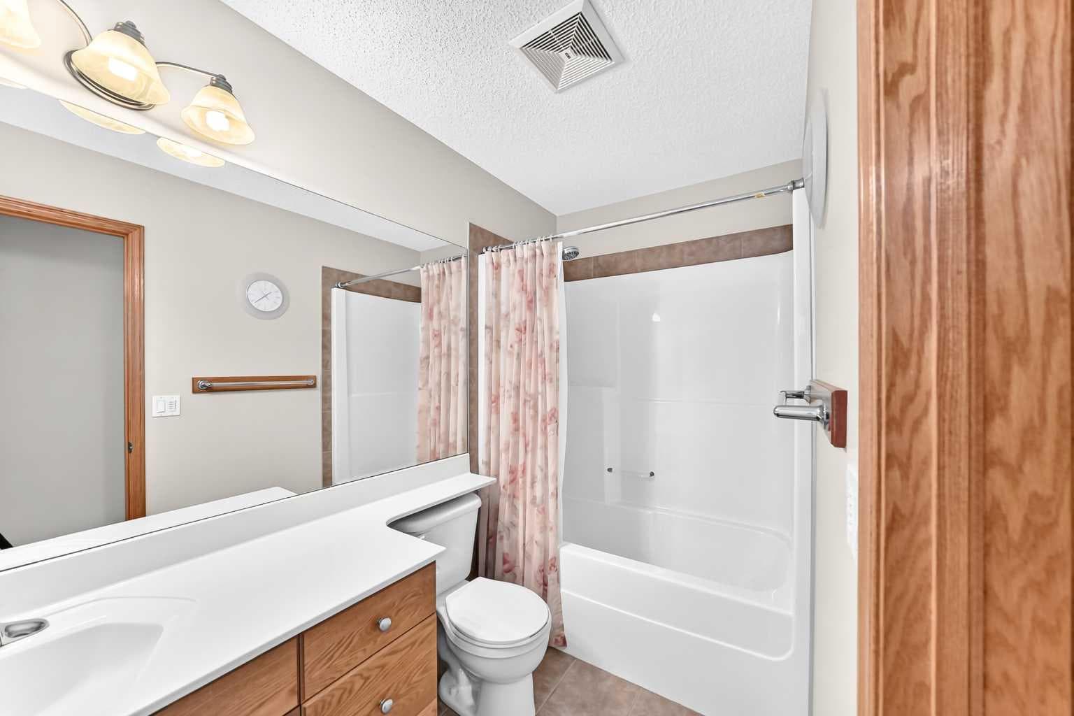 144 Cougarstone Common SW