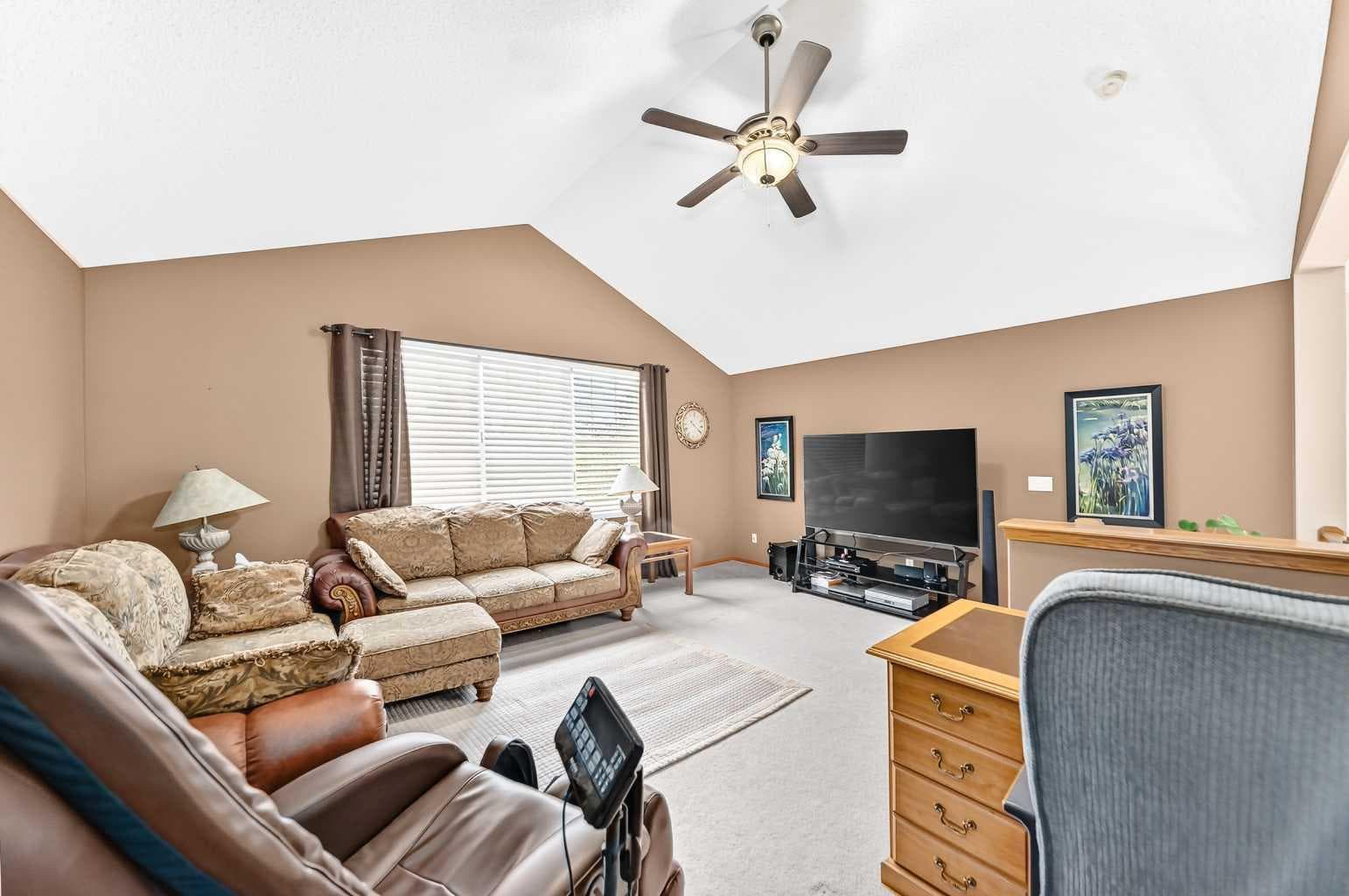 144 Cougarstone Common SW