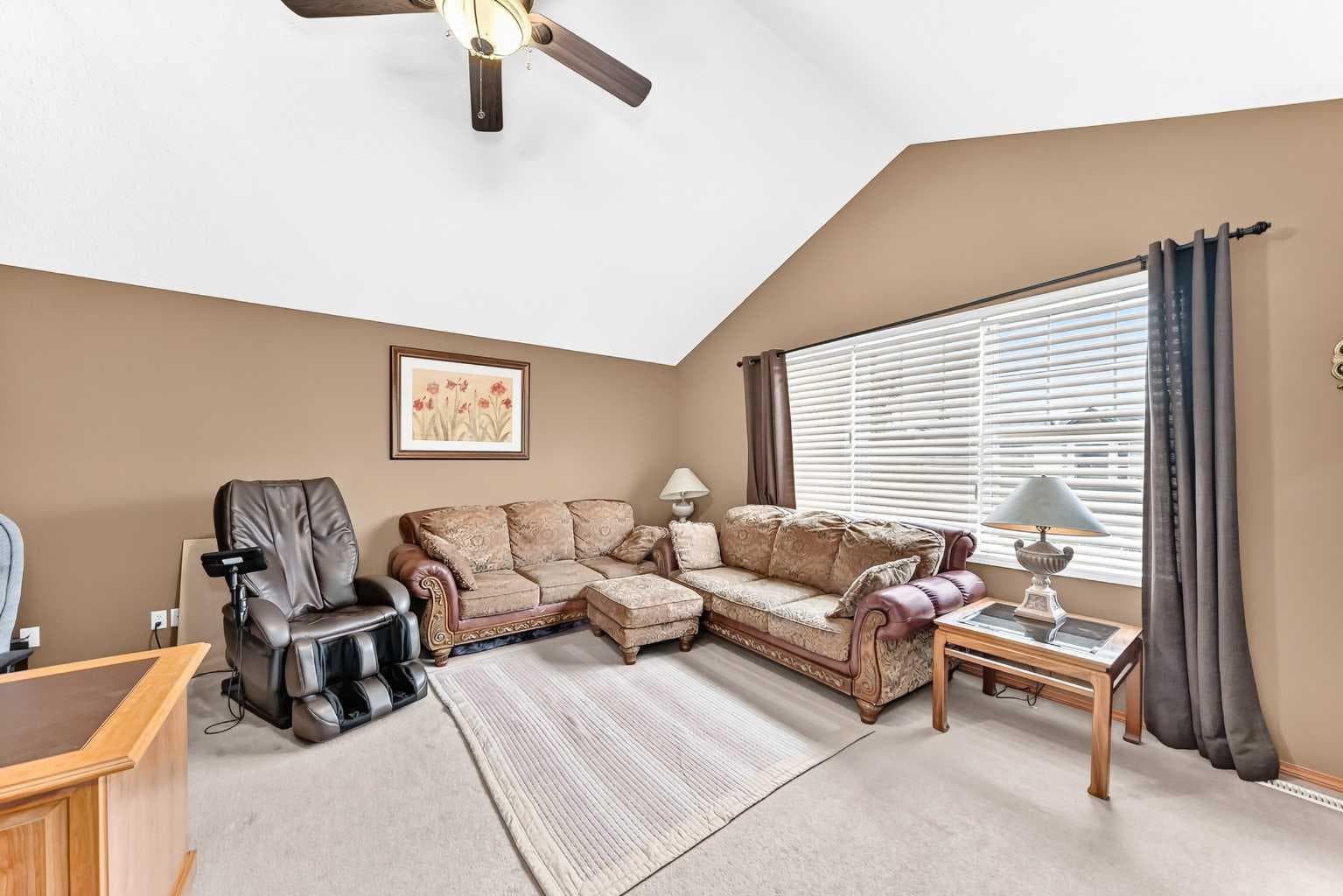 144 Cougarstone Common SW