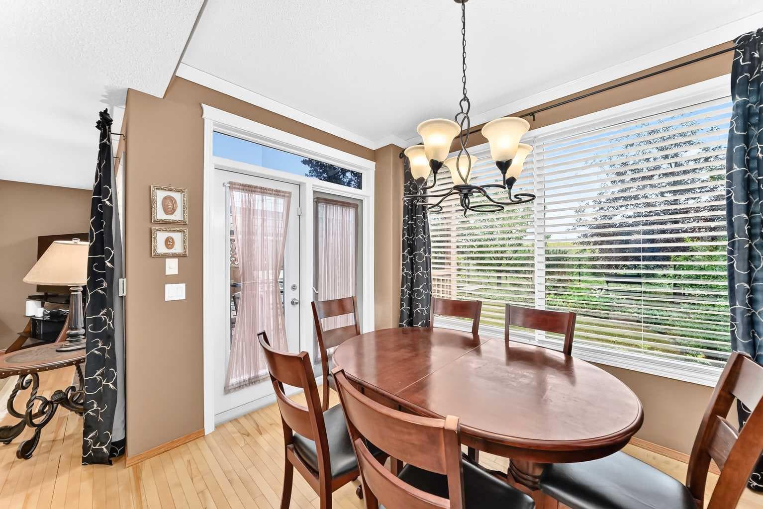 144 Cougarstone Common SW