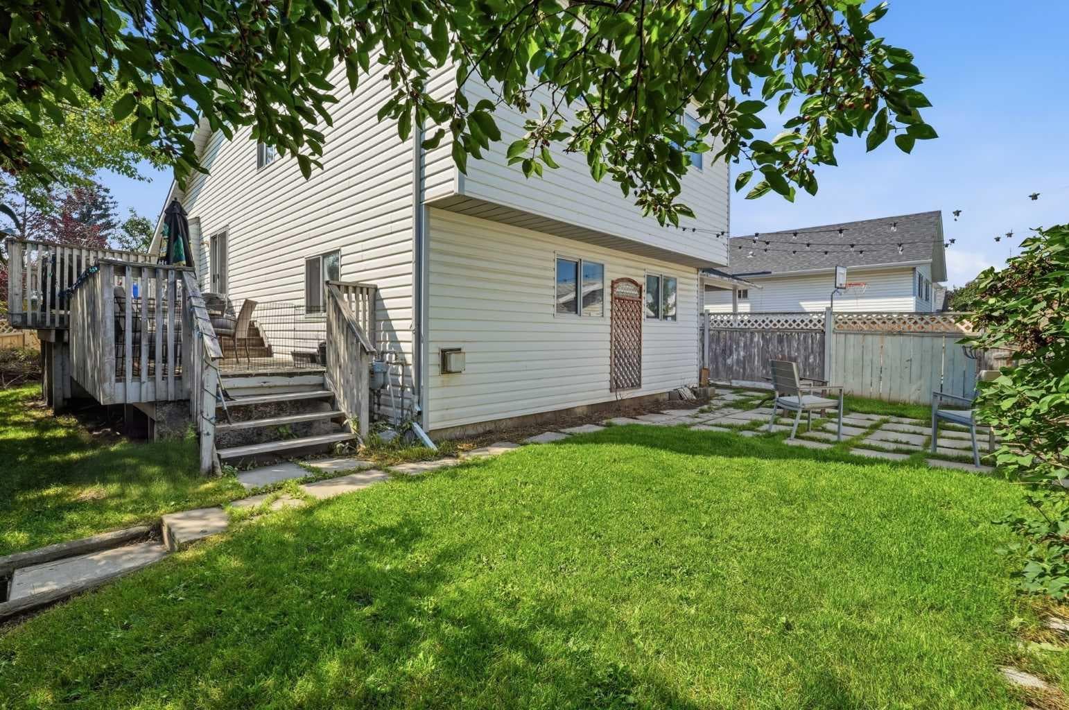 271 Erin Meadow Close SE