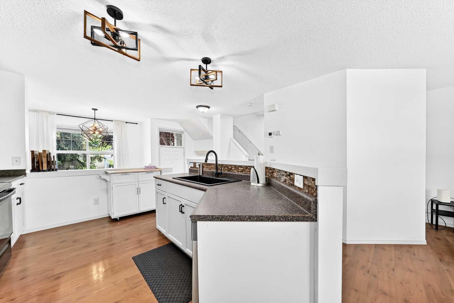252 McKenzie Towne Link SE