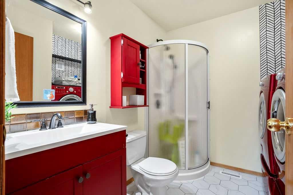 115 5 St  
