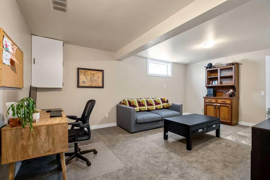 115 5 St  