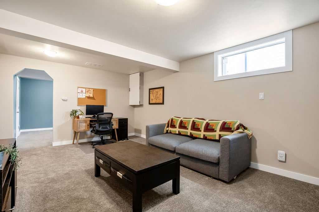 115 5 St  