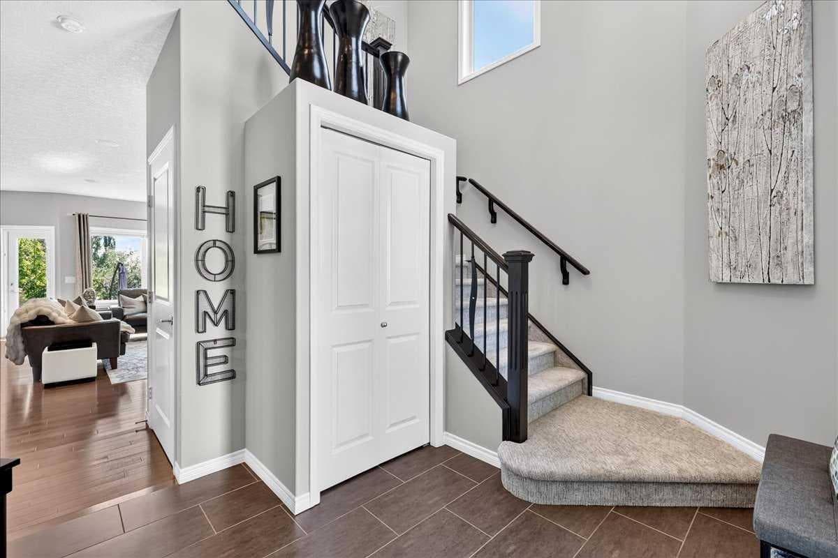 122 Royal Birkdale Crescent NW