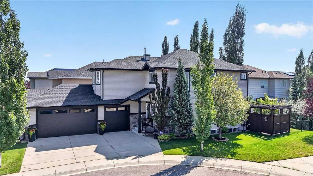 122 Royal Birkdale Crescent NW