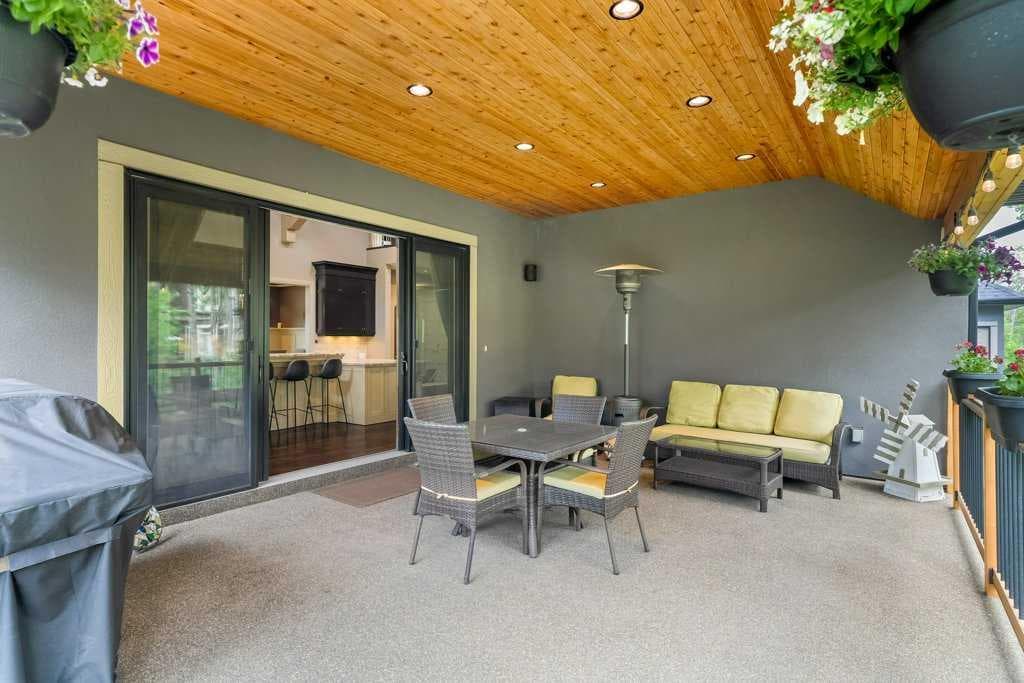 136 Posthill Drive SW
