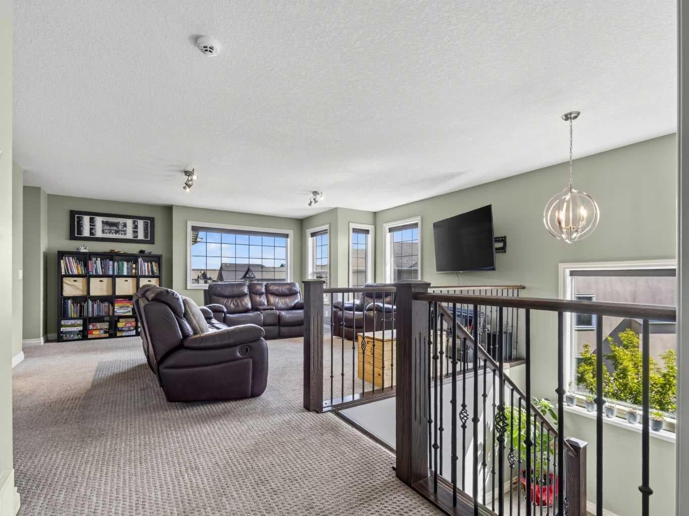 193 Kinniburgh Way 