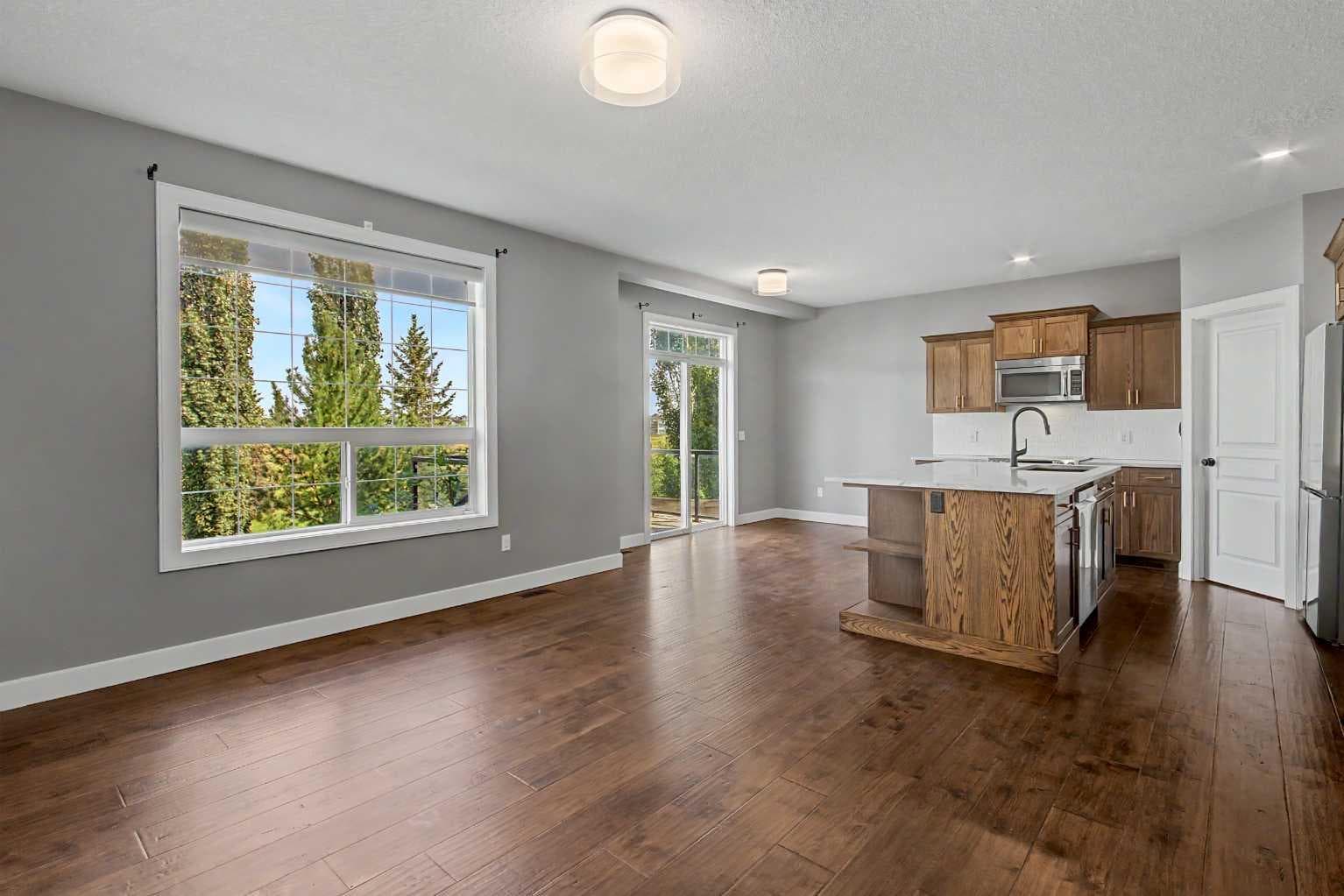 125 Williamstown Green NW