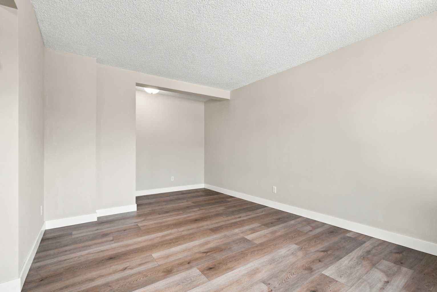 35, 740 Bracewood Drive SW