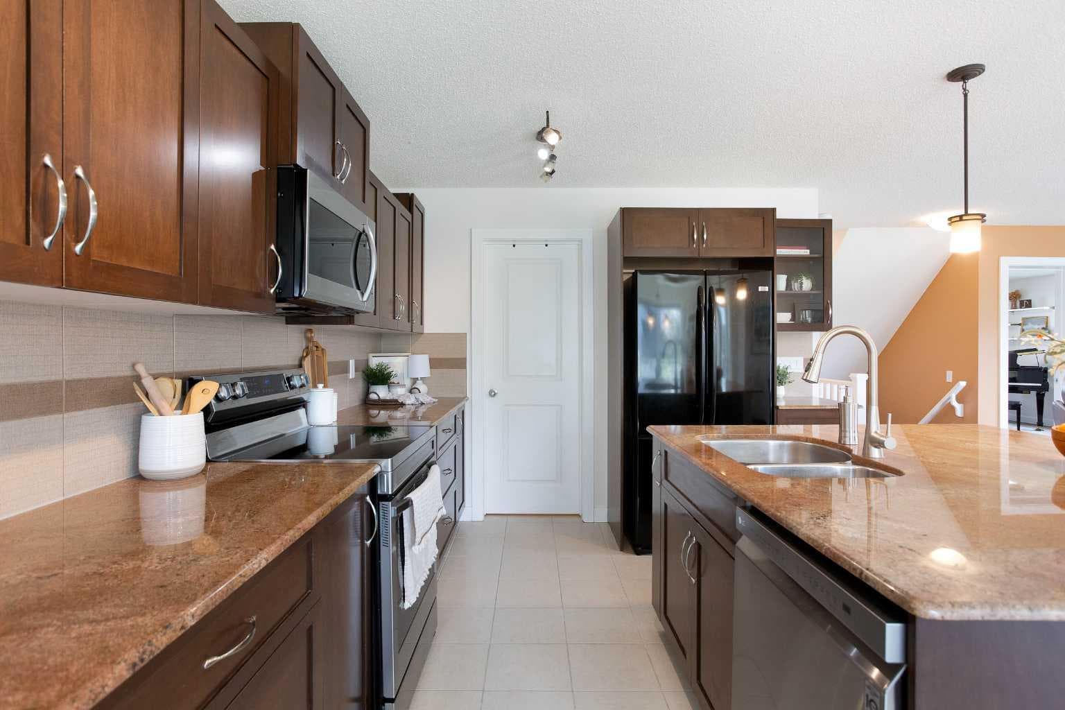 2 Kingston View SE
